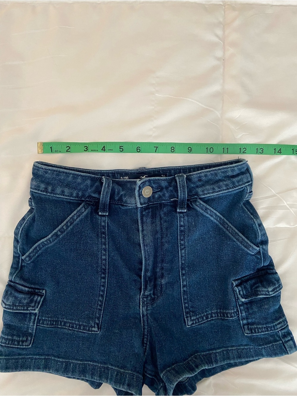 HOLLISTER DENIM SHORTS SIZE 24 - Picture 3 of 6